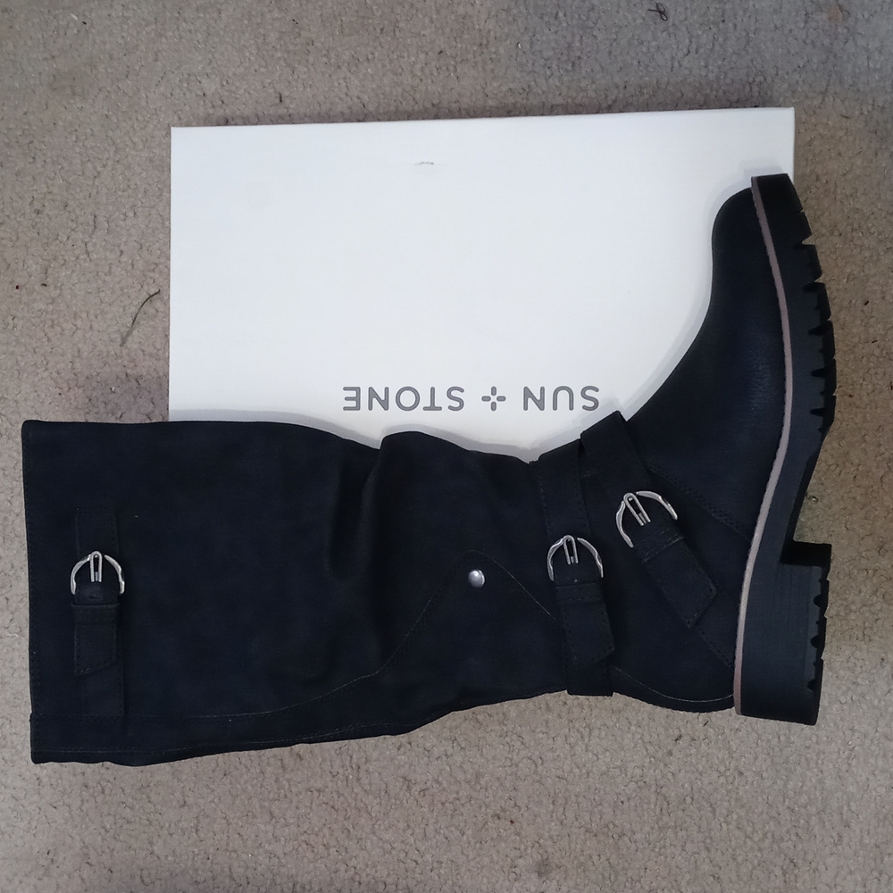 NWOT Sun & Stone boots